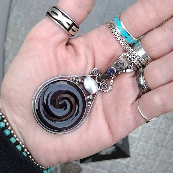 RARE SAJEN Sterling Silver Amethyst Purple Cats Eye Spiral Pearl Pendant w Chain